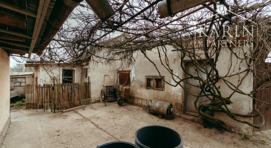 10 izbový rodinný dom v okrajovej časti obce Brodské