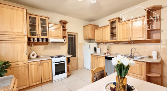 3-izb. RD Pastuchov (8 km od Hlohovca), 2 garáže, dieľňa+2 izby v podkroví