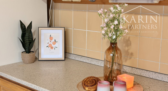 3-izb. RD Pastuchov (8 km od Hlohovca), 2 garáže, dieľňa+2 izby v podkroví