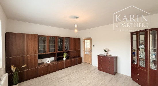 3-izb. RD Pastuchov (8 km od Hlohovca), 2 garáže, dieľňa+2 izby v podkroví