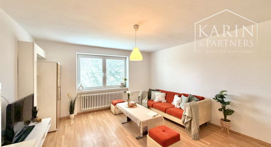 3-izb. RD Pastuchov (8 km od Hlohovca), 2 garáže, dieľňa+2 izby v podkroví