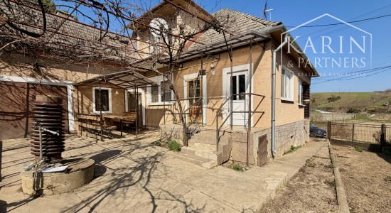 3-izb. RD Pastuchov (8 km od Hlohovca), 2 garáže, dieľňa+2 izby v podkroví