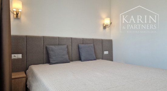 KOMPLETNE ZREKONŠTRUOVANÝ ZARIADENÝ BYT V RUŽINOVE – EXNÁROVA ULICA