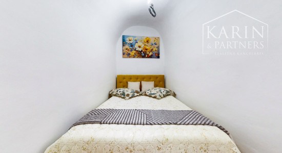 Váš súkromný kúsok histórie v Banskej Štiavnici – Kompletne zrekonštruovaný a zariadený byt