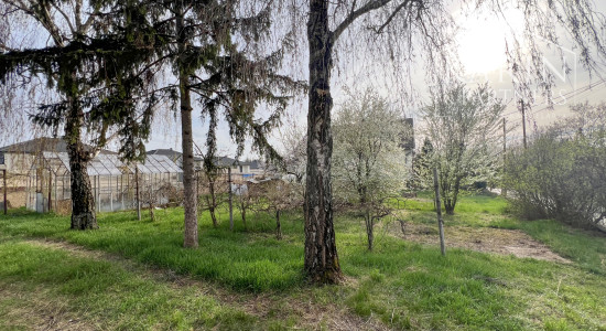 Stavebný pozemok v tichej uličke