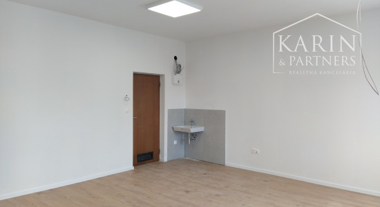 LEN: 295€/ mesiac! Prenájom kancelária 29,5 m2, ul. Polianky, BA IV., Dúbravka.