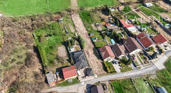 Stavebný pozemok s rozlohou 1758 m² v obci Lošonec.