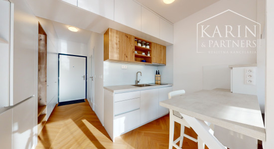 KOMPLETNE ZARIADENÝ 1I BYT S BALKÓNOM A PARKOVACÍM MIESTOM