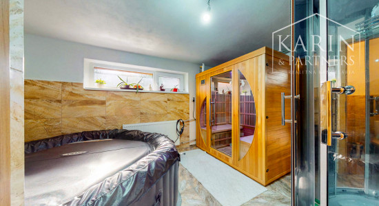 Váš súkromný wellness rezort v Krupine – Kompletne zrekonštruovaný nadštandardný rodinný dom s krytým bazénom a vlastným SPA