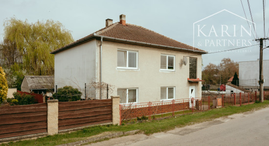 6i dvojgeneračný rodinný dom v obci Smolinské