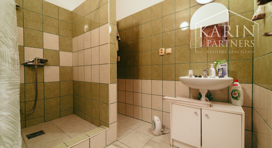 3i byt so záhradou a garážou v obci Brodské