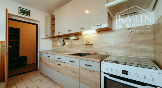 3i byt so záhradou a garážou v obci Brodské