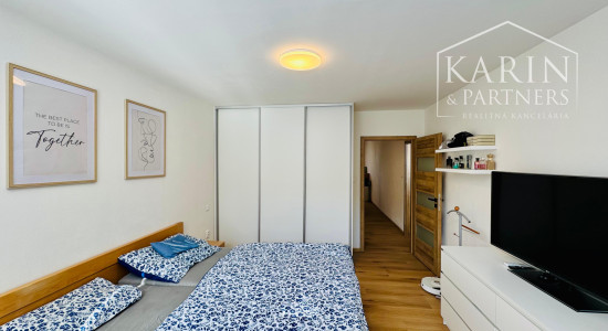 KOMPLETNE ZREKONŠTRUOVANÝ 2i BYT - SKALICA