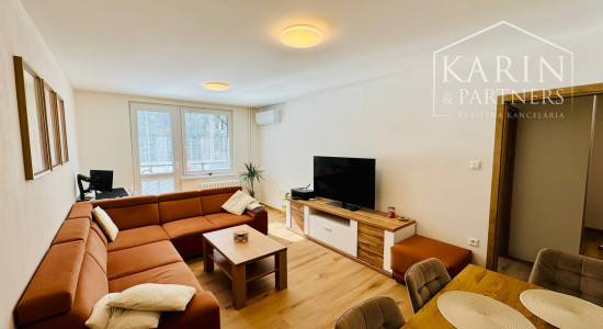 KOMPLETNE ZREKONŠTRUOVANÝ 2i BYT - SKALICA