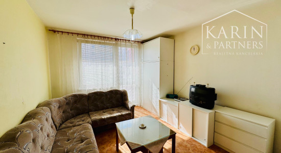 PREDAJ: ZARIADENÁ GARSÓNKA V SKALICI