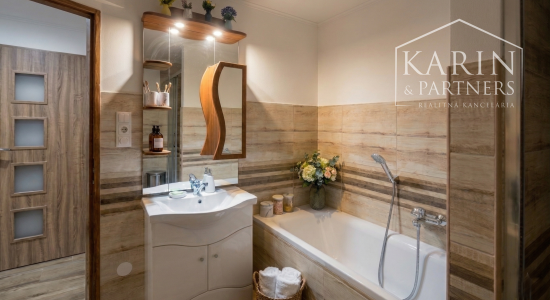 Zrekonštruovaný a zariadený 4-izbový rodinný dom v Kolárove