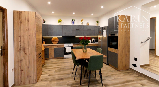 Zrekonštruovaný a zariadený 4-izbový rodinný dom v Kolárove