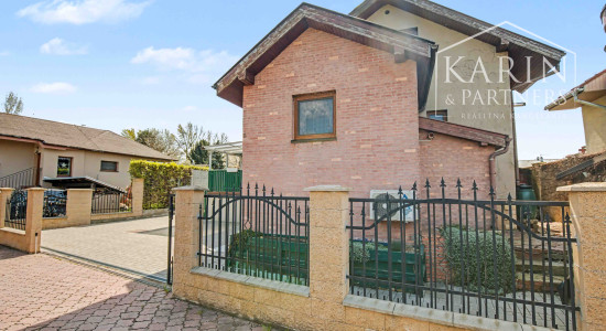 RODINNÝ DOM PRI DUNAJI S DOVOLENKOVOU ATMOSFÉROU - HAMULIAKOVO