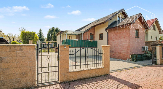 RODINNÝ DOM PRI DUNAJI S DOVOLENKOVOU ATMOSFÉROU - HAMULIAKOVO