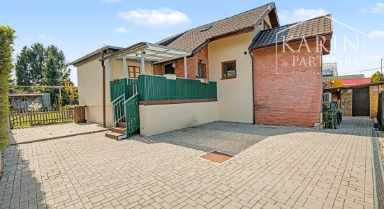 RODINNÝ DOM PRI DUNAJI S DOVOLENKOVOU ATMOSFÉROU - HAMULIAKOVO