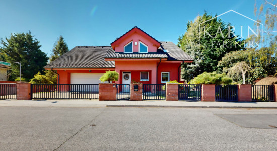 PRIESTRANNÝ 5I RODINNÝ DOM S DVOJGARÁŽOU A KRÁSNOU ZÁHRADOU