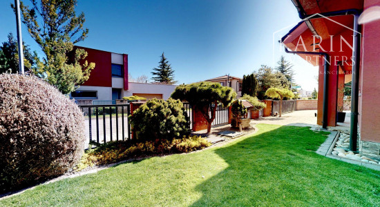 PRIESTRANNÝ 5I RODINNÝ DOM S DVOJGARÁŽOU A KRÁSNOU ZÁHRADOU