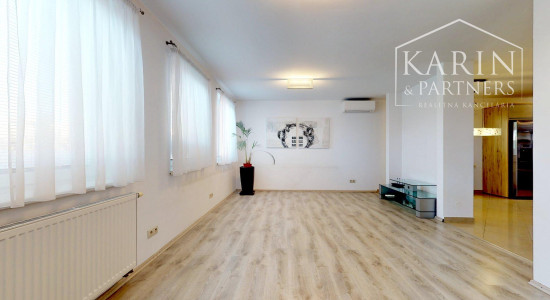 PRIESTRANNÝ 5I RODINNÝ DOM S DVOJGARÁŽOU A KRÁSNOU ZÁHRADOU