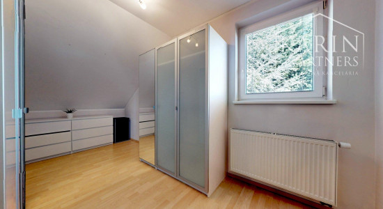 PRIESTRANNÝ 5I RODINNÝ DOM S DVOJGARÁŽOU A KRÁSNOU ZÁHRADOU