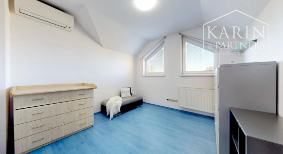 PRIESTRANNÝ 5I RODINNÝ DOM S DVOJGARÁŽOU A KRÁSNOU ZÁHRADOU