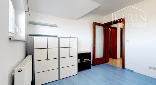 PRIESTRANNÝ 5I RODINNÝ DOM S DVOJGARÁŽOU A KRÁSNOU ZÁHRADOU