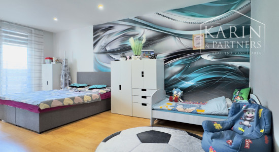 Exkluzívny, slnečný 3-izbový byt s dvomi lodžiami a výhľadom na zeleň, Pod Hájkom - Skalica