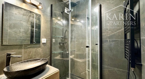 ZREKONŠTRUOVANÝ A ZARIADENÝ 3+1 BYT S LOGGIOU, SKALICA