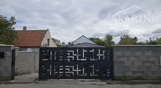 Predaj - Rodinný dom so 5 bytovými jednotkami - Senec. Investícia/podnikanie