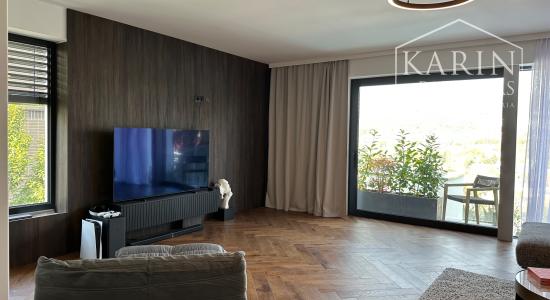 Vila pri Horskom parku s bazénom