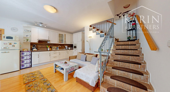 KOMPLETNE ZARIADENÝ PODPIVNIČENÝ DVOJPODLAŽNÝ 3I RODINNÝ DOM SO ZÁHRADOU