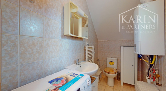 KOMPLETNE ZARIADENÝ PODPIVNIČENÝ DVOJPODLAŽNÝ 3I RODINNÝ DOM SO ZÁHRADOU