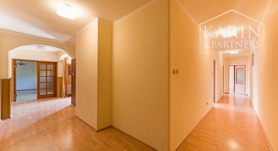 Výnimočný rodinný dom v tichej lokalite – Komárno, Nová Stráž