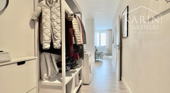 Nádherný, kompletne zariadený 3-izbový byt (66 m²) z r. 2018 s vlastným parkovaním v top lokalite, Skalica