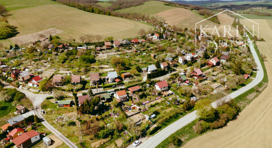 ZARIADENÁ MUROVANÁ CHATA S VÝHĽADOM – OSUSKÉ