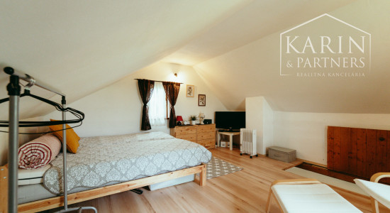 ZARIADENÁ MUROVANÁ CHATA S VÝHĽADOM – OSUSKÉ