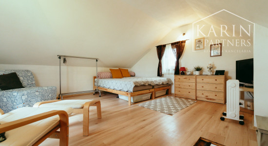 ZARIADENÁ MUROVANÁ CHATA S VÝHĽADOM – OSUSKÉ