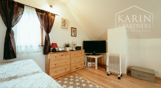 ZARIADENÁ MUROVANÁ CHATA S VÝHĽADOM – OSUSKÉ