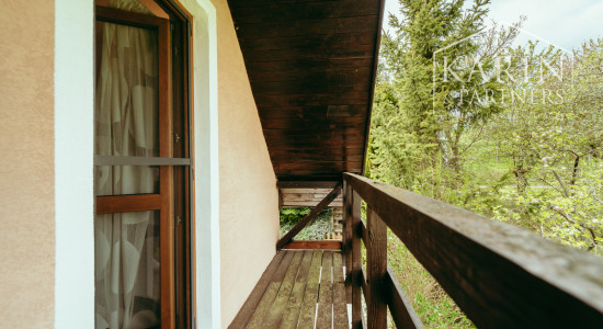 ZARIADENÁ MUROVANÁ CHATA S VÝHĽADOM – OSUSKÉ