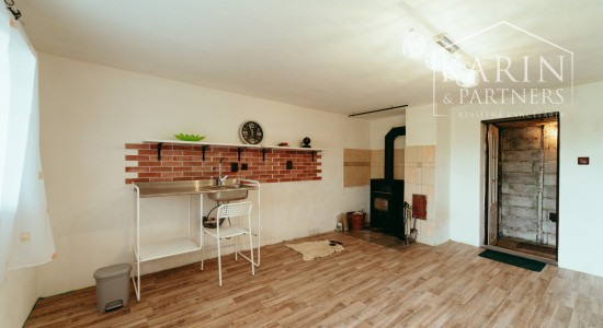 ZARIADENÁ MUROVANÁ CHATA S VÝHĽADOM – OSUSKÉ