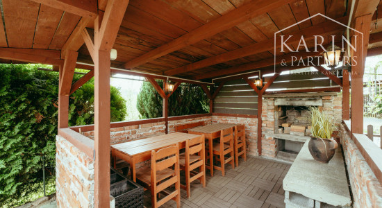 ZARIADENÁ MUROVANÁ CHATA S VÝHĽADOM – OSUSKÉ