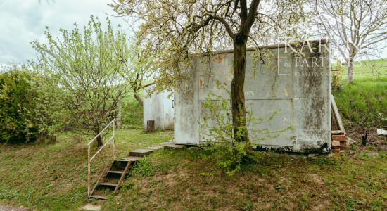 ZARIADENÁ MUROVANÁ CHATA S VÝHĽADOM – OSUSKÉ