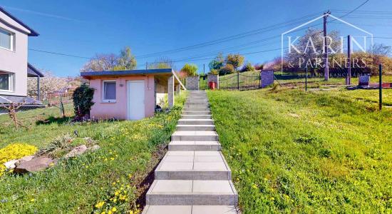 Čarovná murovaná chata s krásnym výhľadom a veľkým slnečným pozemkom – Ladomerská Vieska na predaj