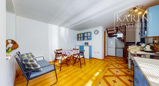 Čarovná murovaná chata s krásnym výhľadom a veľkým slnečným pozemkom – Ladomerská Vieska na predaj