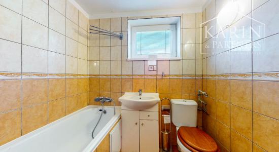 Čarovná murovaná chata s krásnym výhľadom a veľkým slnečným pozemkom – Ladomerská Vieska na predaj