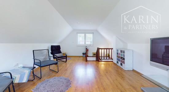 Čarovná murovaná chata s krásnym výhľadom a veľkým slnečným pozemkom – Ladomerská Vieska na predaj